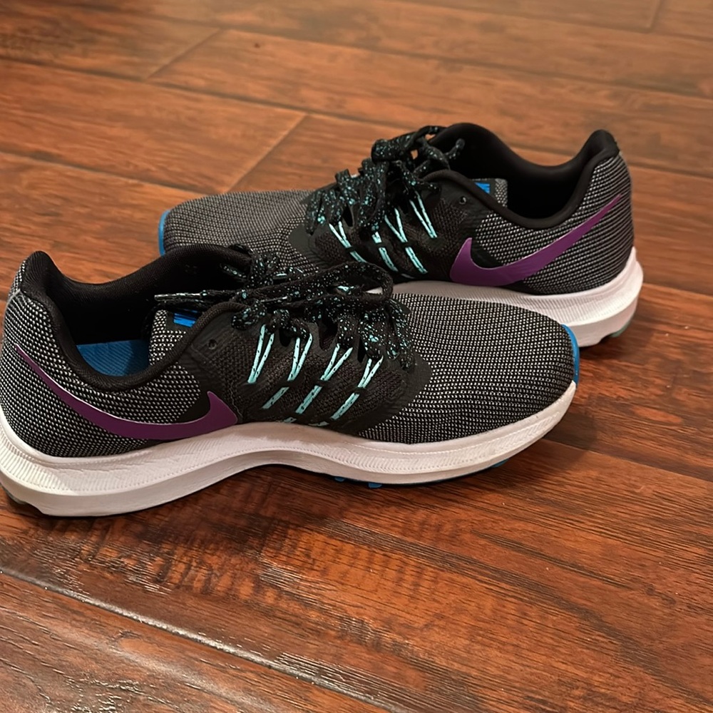Nike Women’s Run Swift SE, Size 8.5